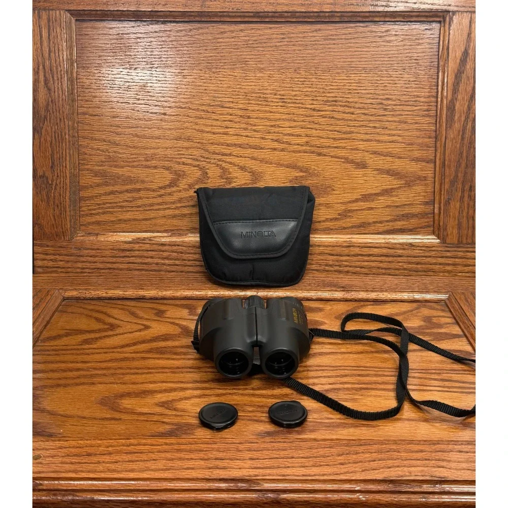 Minolta Compact Binoculars 8x25 6.7 Degree Black with Case and Strap